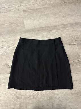 Forever 21 Black Wrap Mini Skirt Size Small